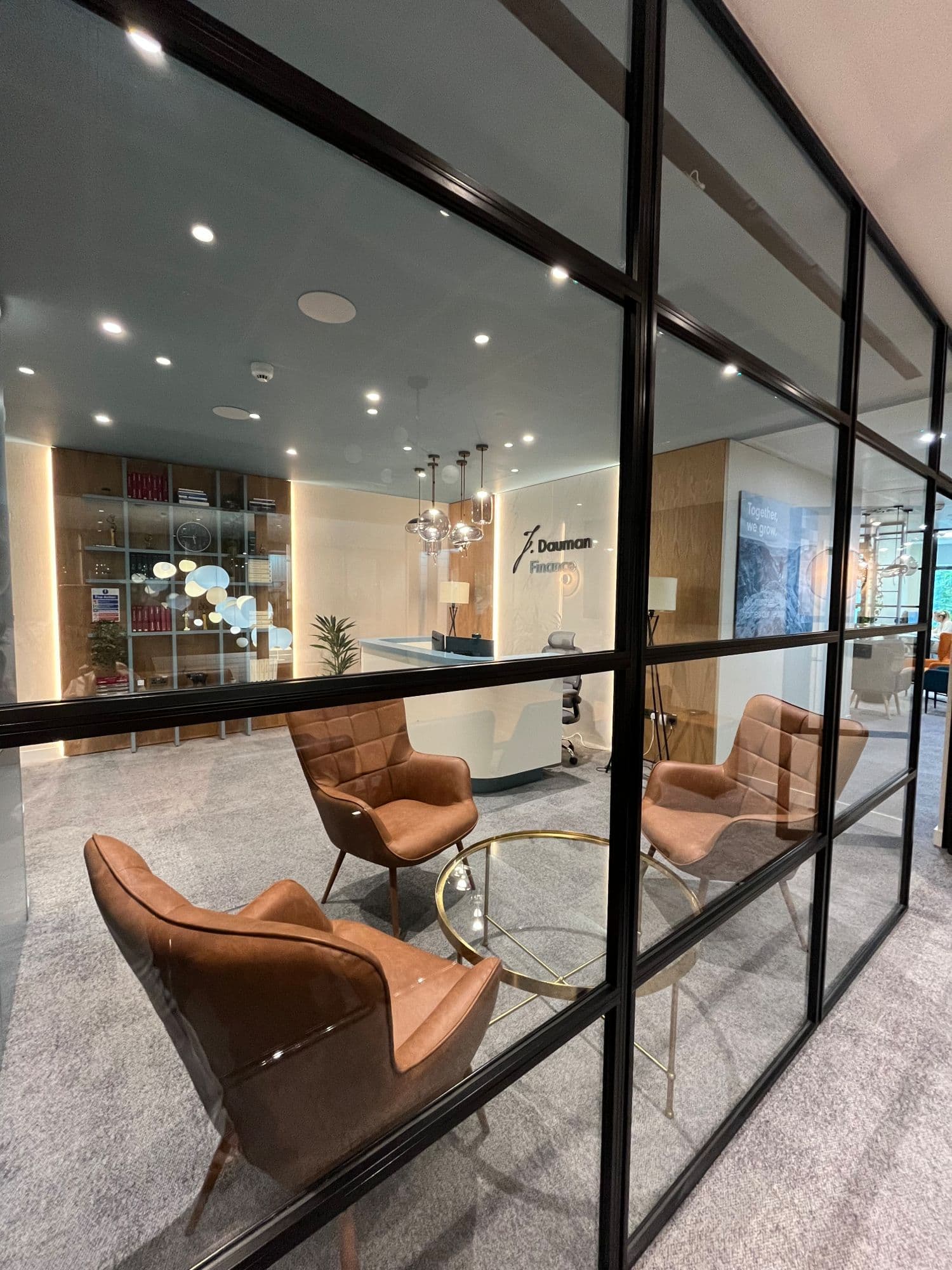 Strefa lounge — J. Dauman Finance
